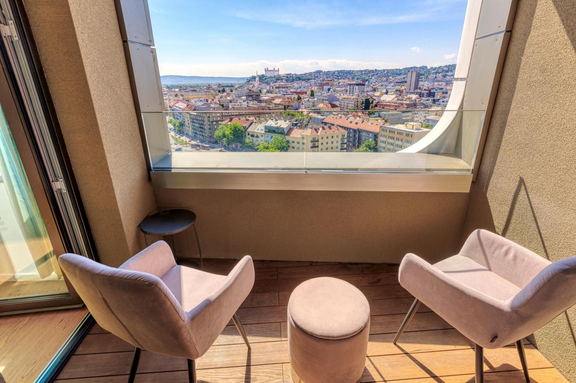 Sky Park 1 - Luxurious #Instaworthy Apartment In Downtown City Center With Included Parking, Best Address In Town Bratislava Exteriör bild