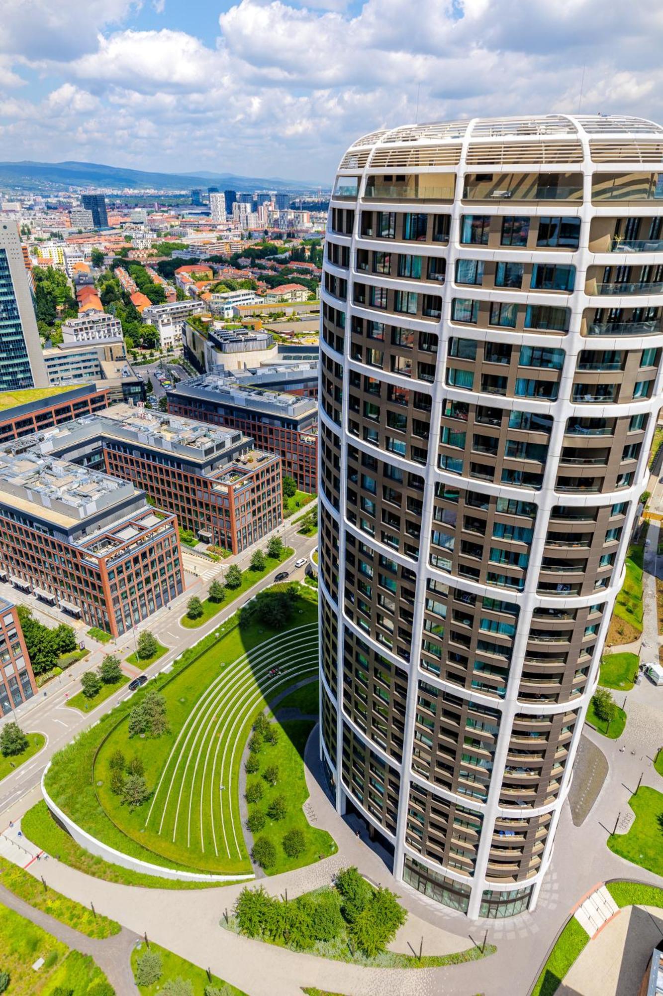 Sky Park 1 - Luxurious #Instaworthy Apartment In Downtown City Center With Included Parking, Best Address In Town Bratislava Exteriör bild